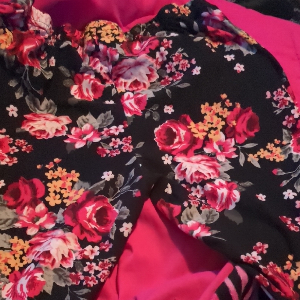 Bobbie Brooks Ladies Floral Pattern